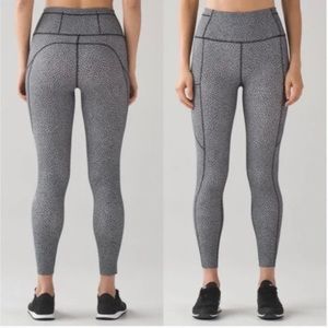 Lululemon White Black Frozen Fizz Fast & Free Leggings Sz 2